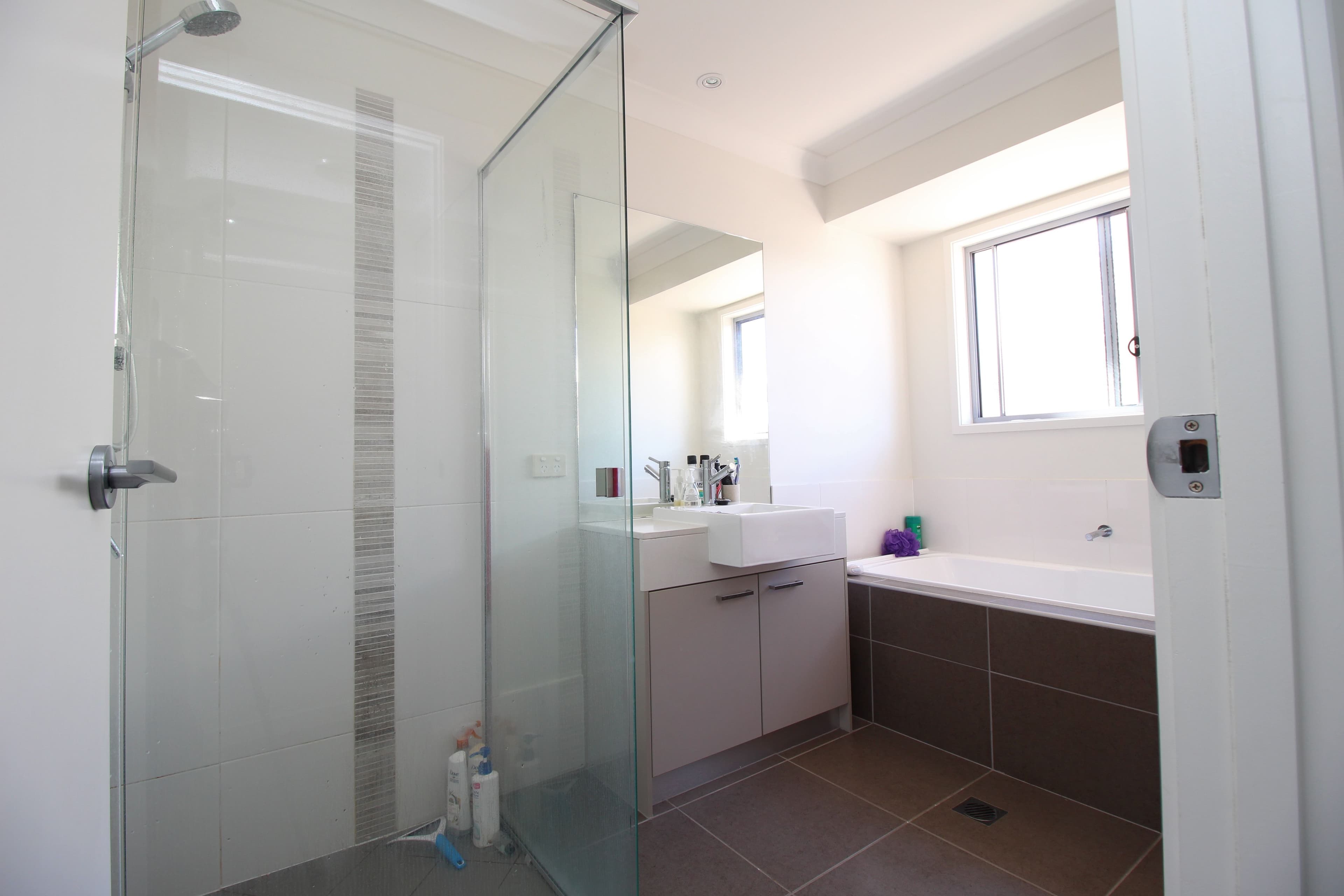 89 Canterbury Road, Emerald QLD 4720, Emerald - Thumbnail 5