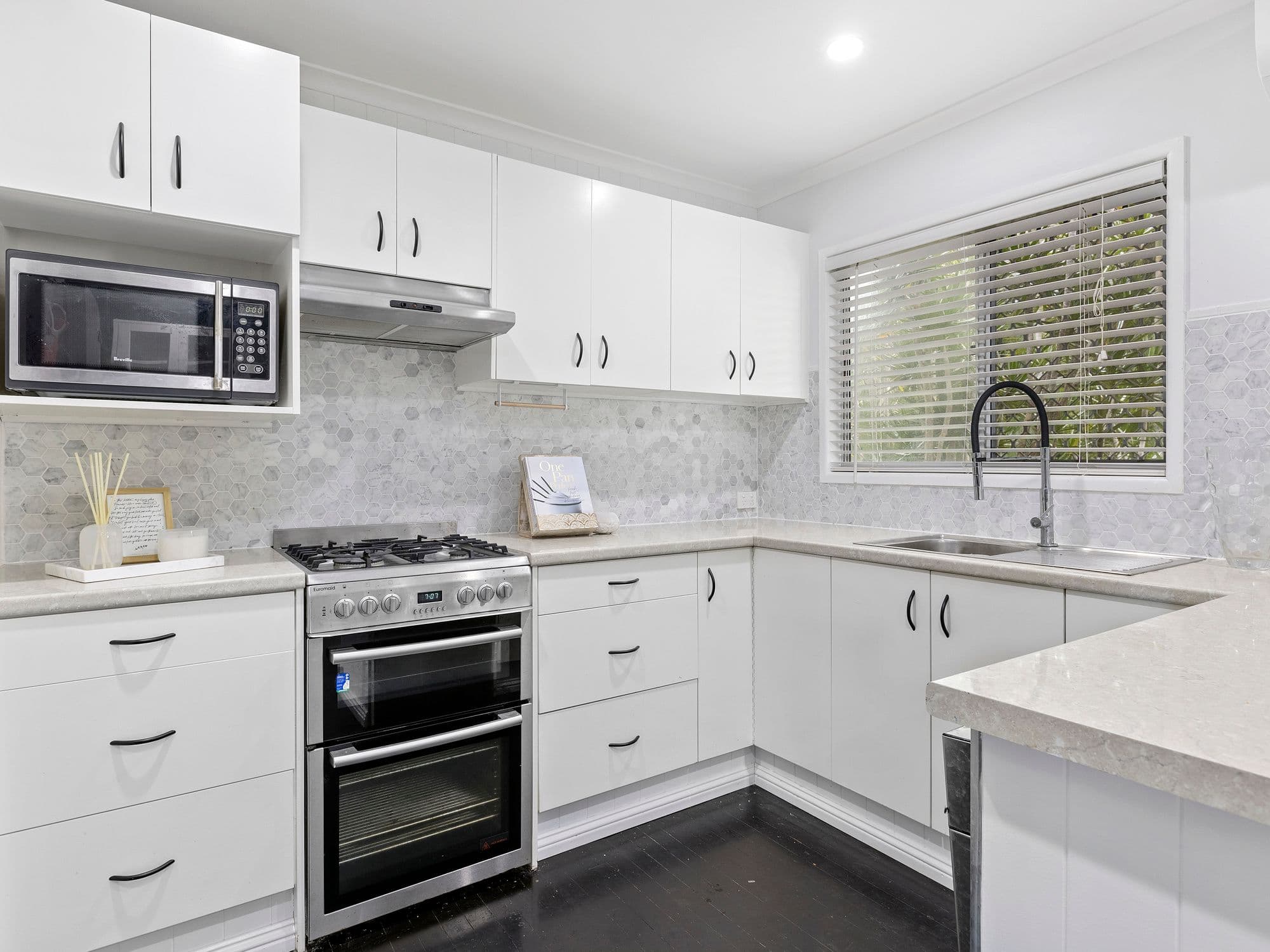 62 Allamanda Drive, Daisy Hill QLD 4127, Daisy Hill - Thumbnail 4