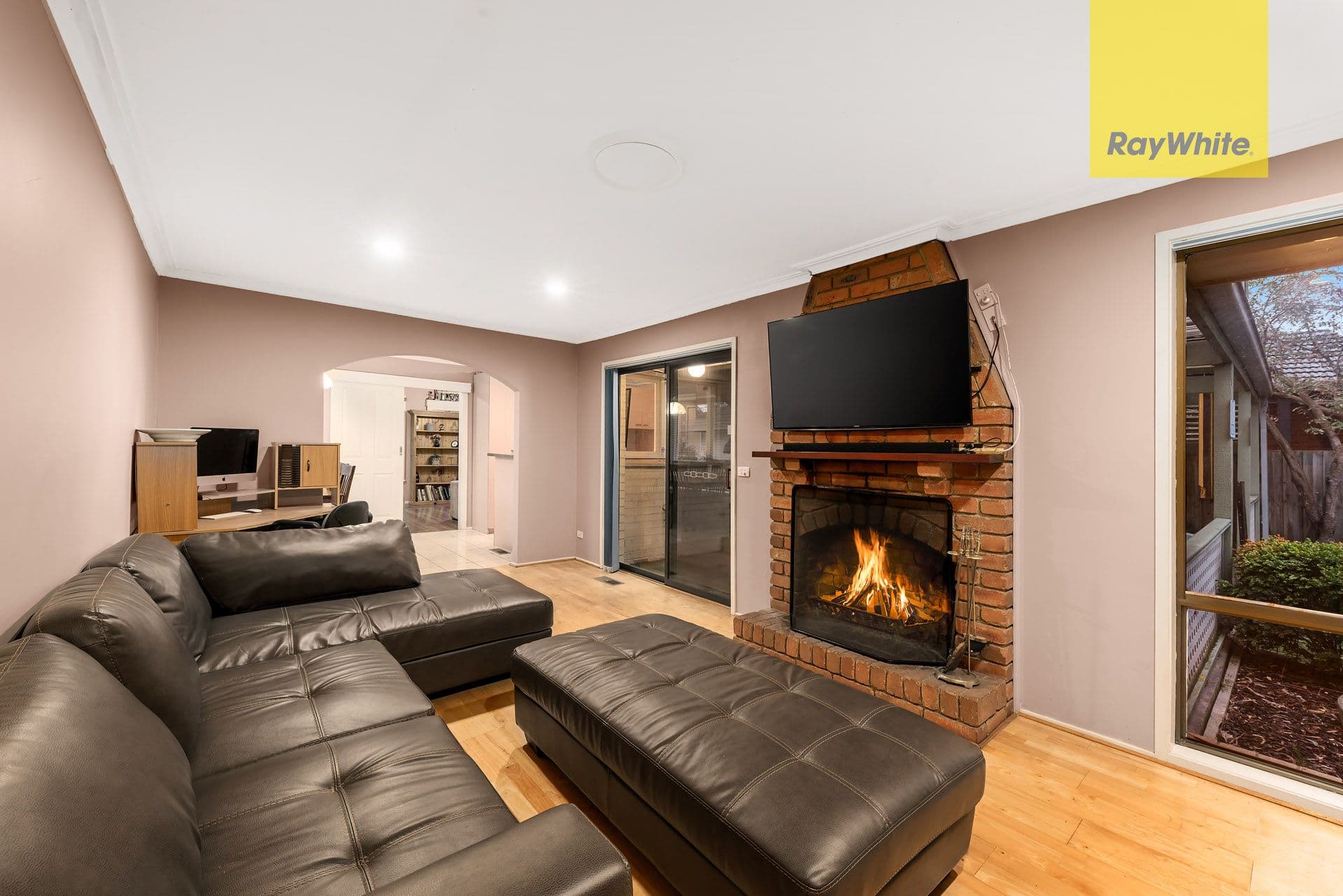 14 Allister Close, Knoxfield VIC 3180, Knoxfield - Thumbnail 2