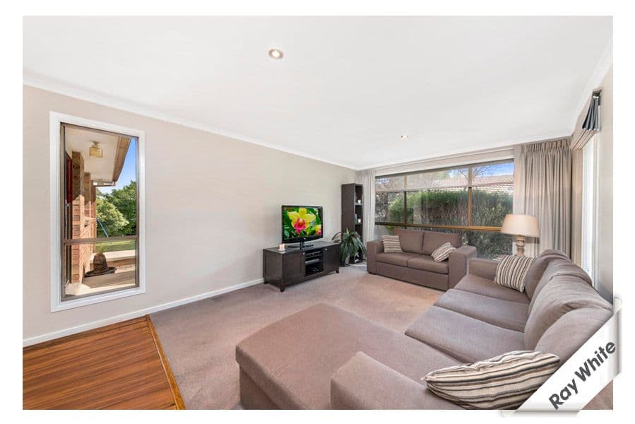 6 Wolfe Place, Gilmore ACT 2905, Gilmore - Thumbnail 2