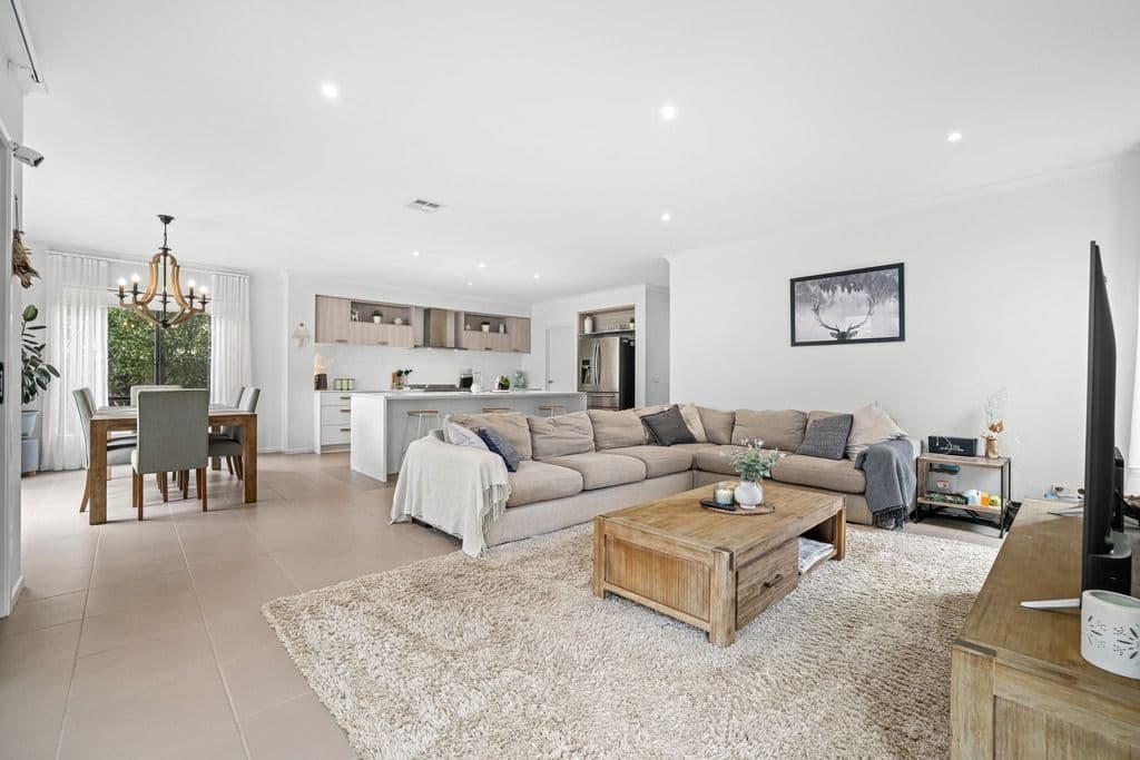 37 Morialta Circuit, Werribee VIC 3030, Werribee - Thumbnail 6