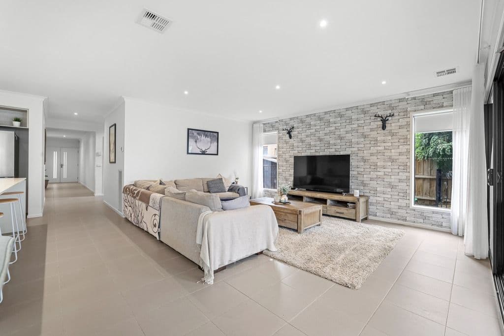37 Morialta Circuit, Werribee VIC 3030, Werribee - Thumbnail 8