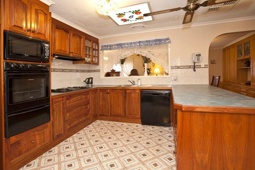 36 Mossgiel Park Drive, ENDEAVOUR HILLS VIC 3802, Endeavour Hills - Thumbnail 2