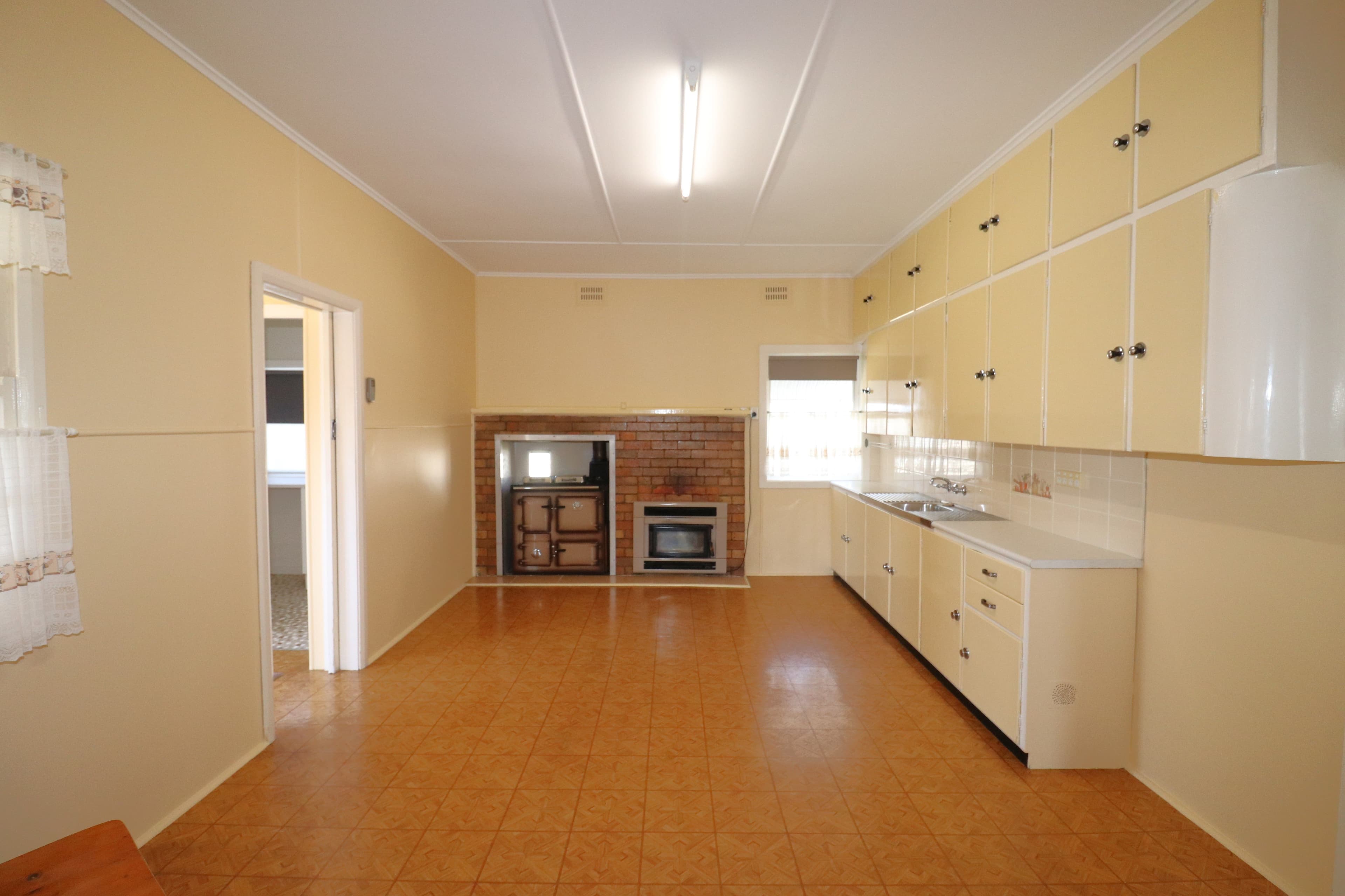 6 Wilga Street, Glen Innes NSW 2370, Glen Innes - Thumbnail 5