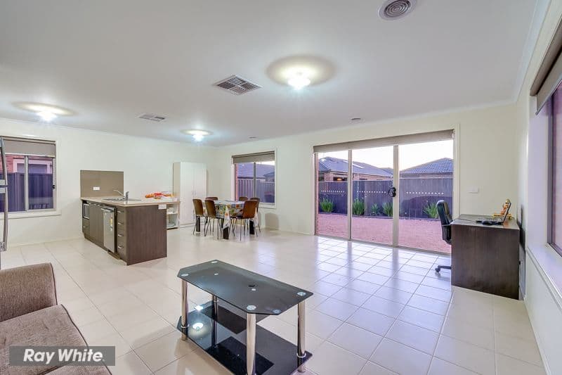 18 LANCEWOOD Road, Wyndham Vale VIC 3024, Wyndham Vale - Thumbnail 3
