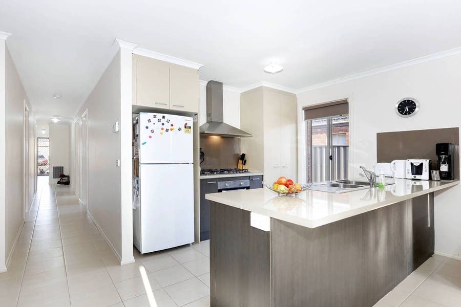 18 LANCEWOOD Road, Wyndham Vale VIC 3024, Wyndham Vale - Thumbnail 4