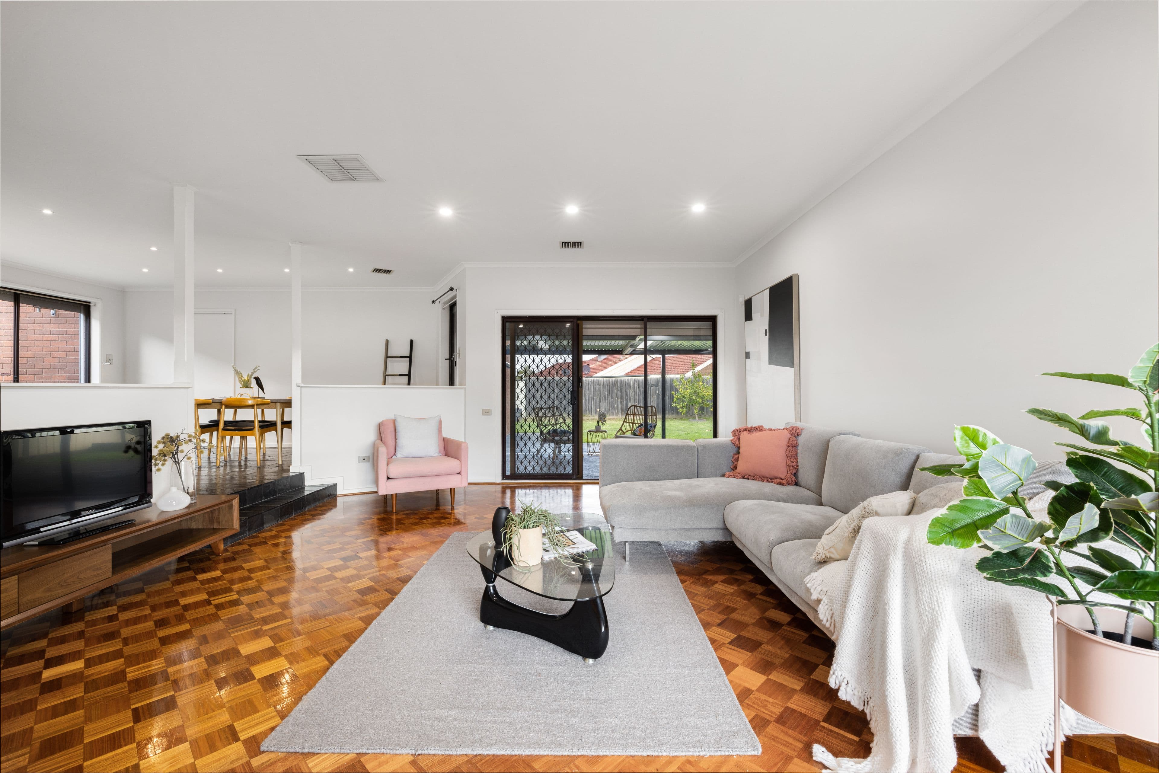 47 Paringa Boulevard, Meadow Heights VIC 3048, Meadow Heights - Thumbnail 2