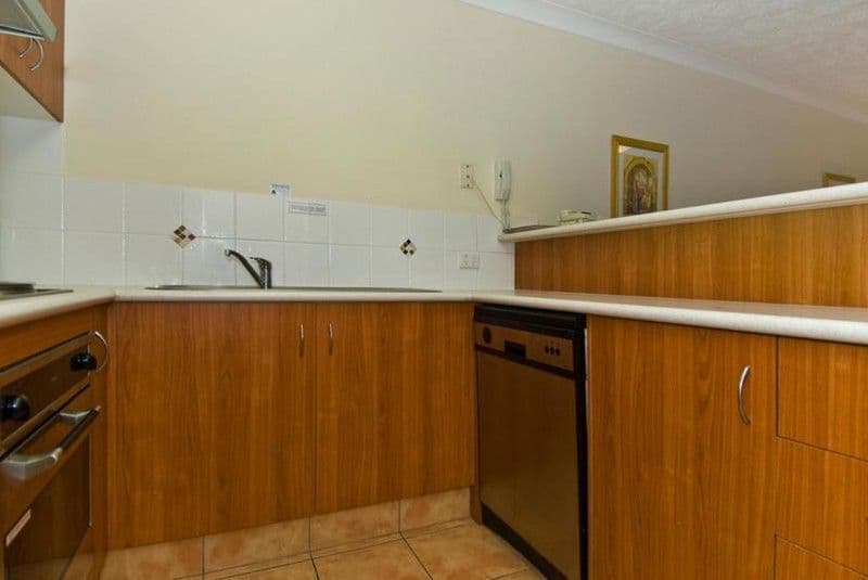 38  Petrel Avenue, MERMAID BEACH QLD 4218, Mermaid Beach - Thumbnail 8
