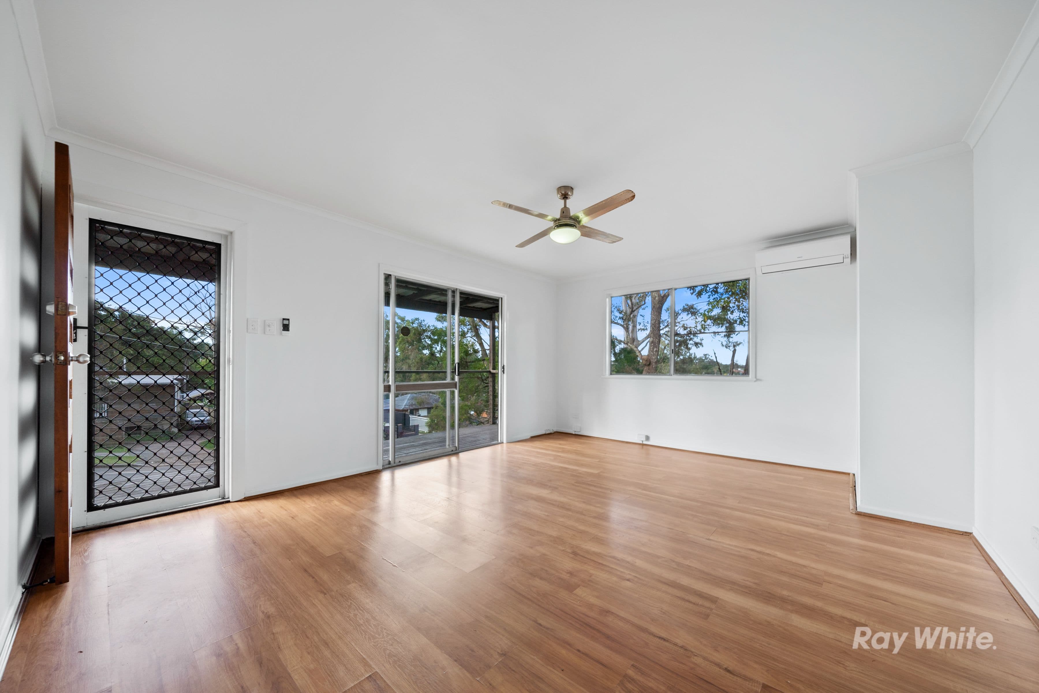 35 Queens Road, Kingston QLD 4114, Kingston - Thumbnail 2