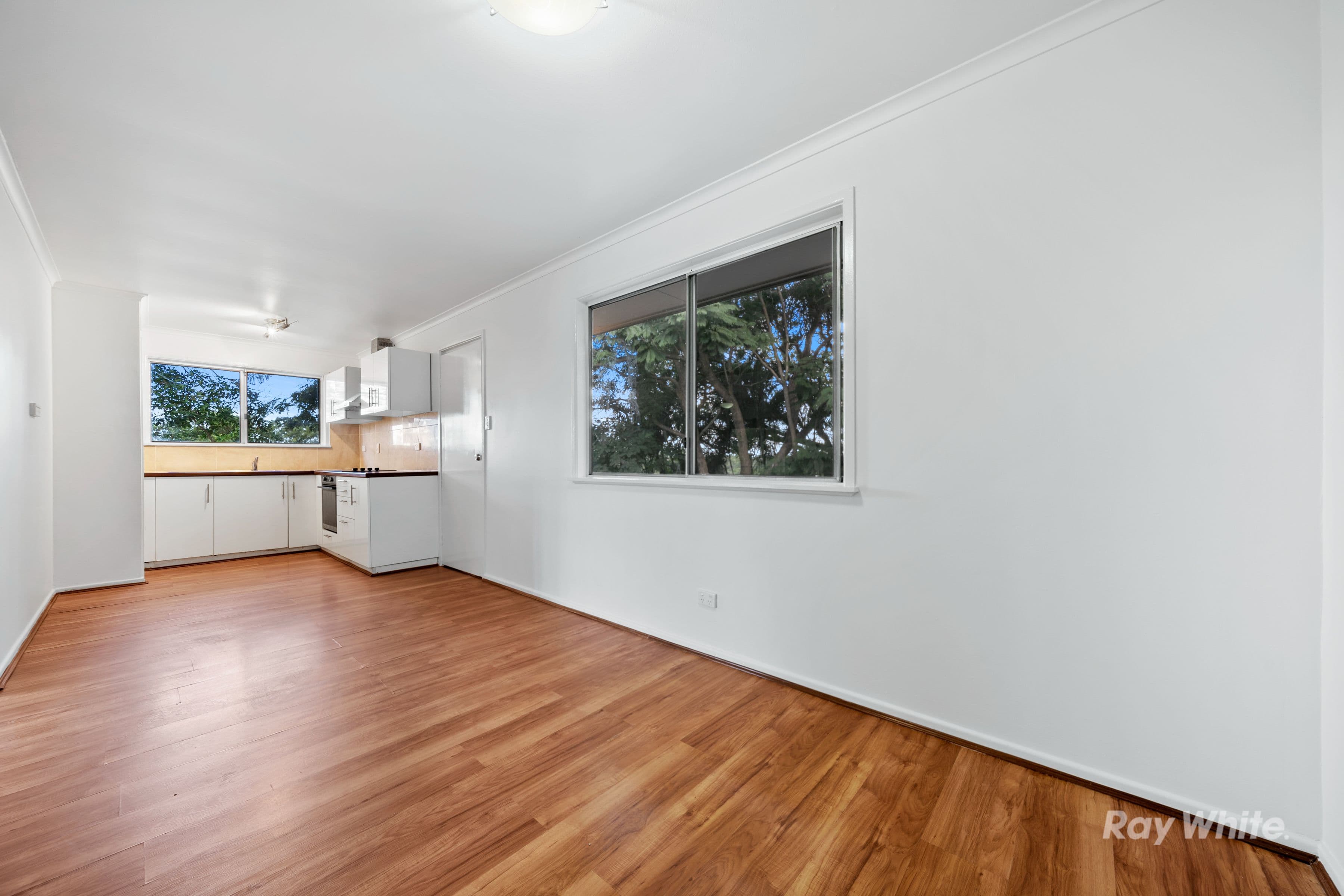 35 Queens Road, Kingston QLD 4114, Kingston - Thumbnail 4
