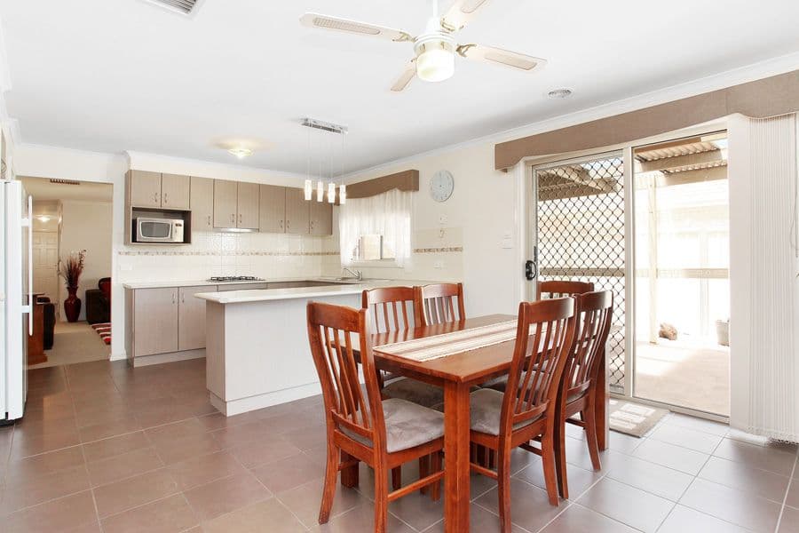 9 Hollows Circuit, TARNEIT VIC 3029, Tarneit - Thumbnail 4