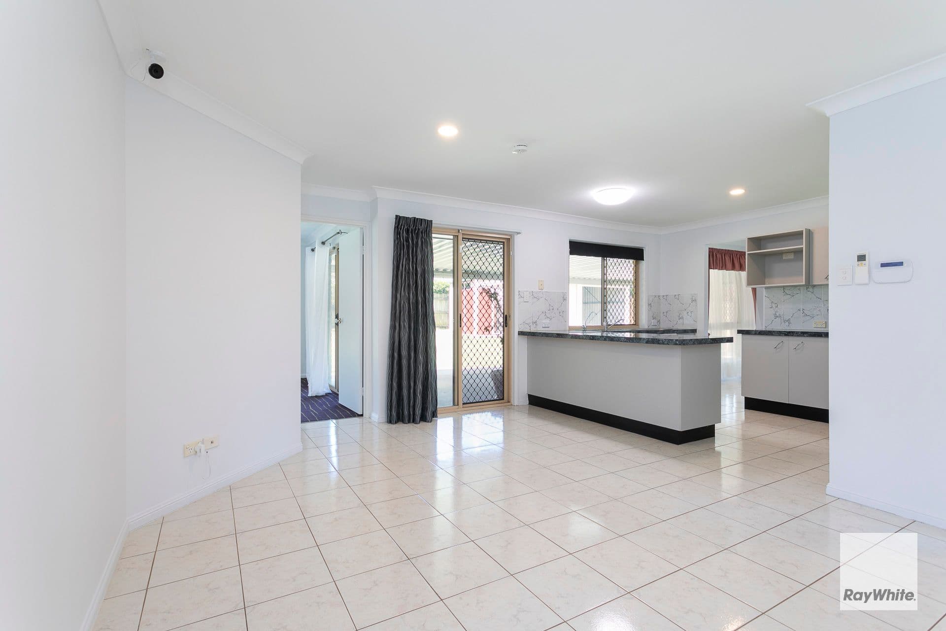 14 Emerald Street, Alexandra Hills QLD 4161, Alexandra Hills - Thumbnail 3