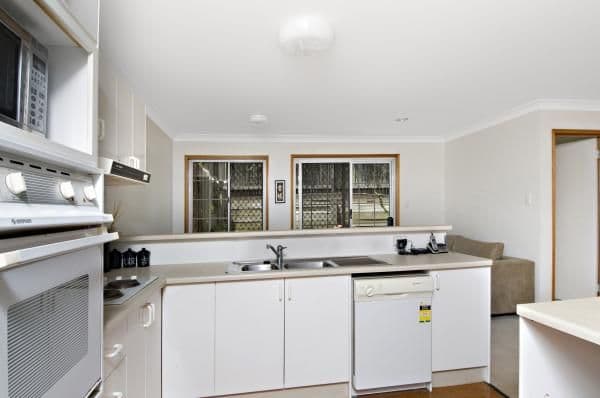 20 Glassey Street, RED HILL QLD 4059, Red Hill - Thumbnail 3