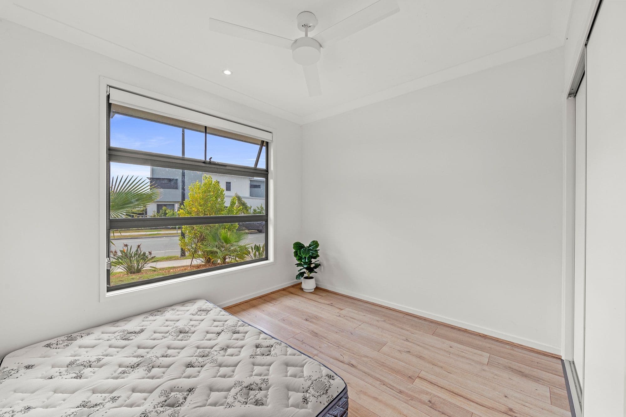 17 Foreshore Street, Coomera QLD 4209, Coomera - Thumbnail 7