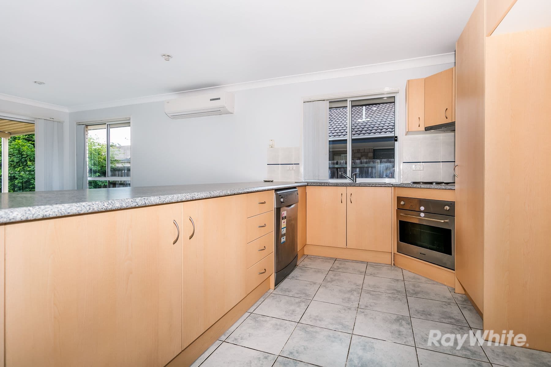 22 Lake Borumba Street, Logan Reserve QLD 4133, Logan Reserve - Thumbnail 2