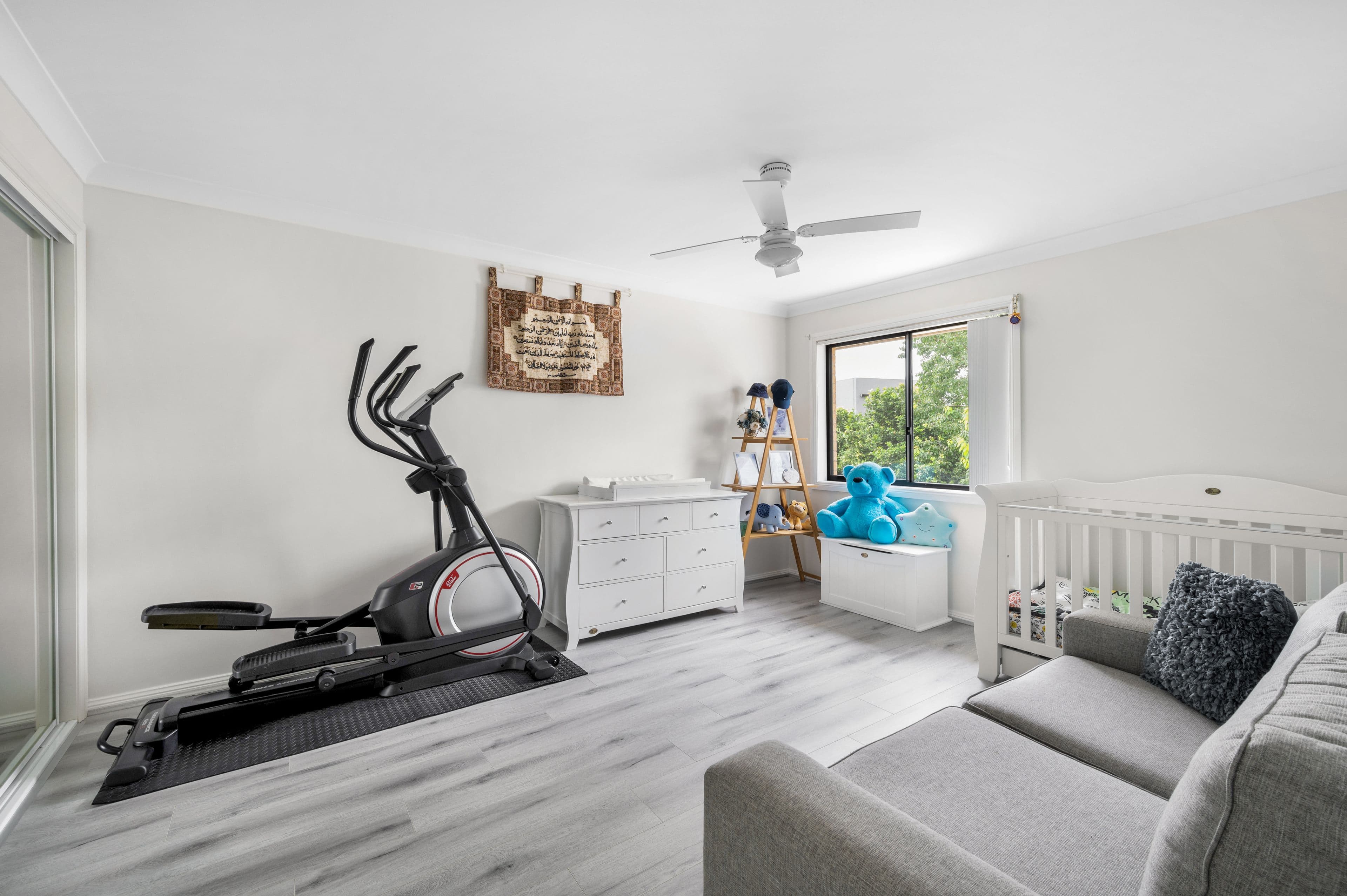 5 Lang Road, Casula NSW 2170, Casula - Thumbnail 8