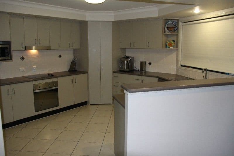 5 Forsyth Court, TANNUM SANDS QLD 4680, Tannum Sands - Thumbnail 2