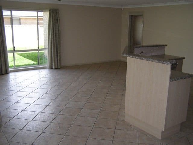 7 Greerlyn Way, ORANGE NSW 2800, Orange - Thumbnail 5