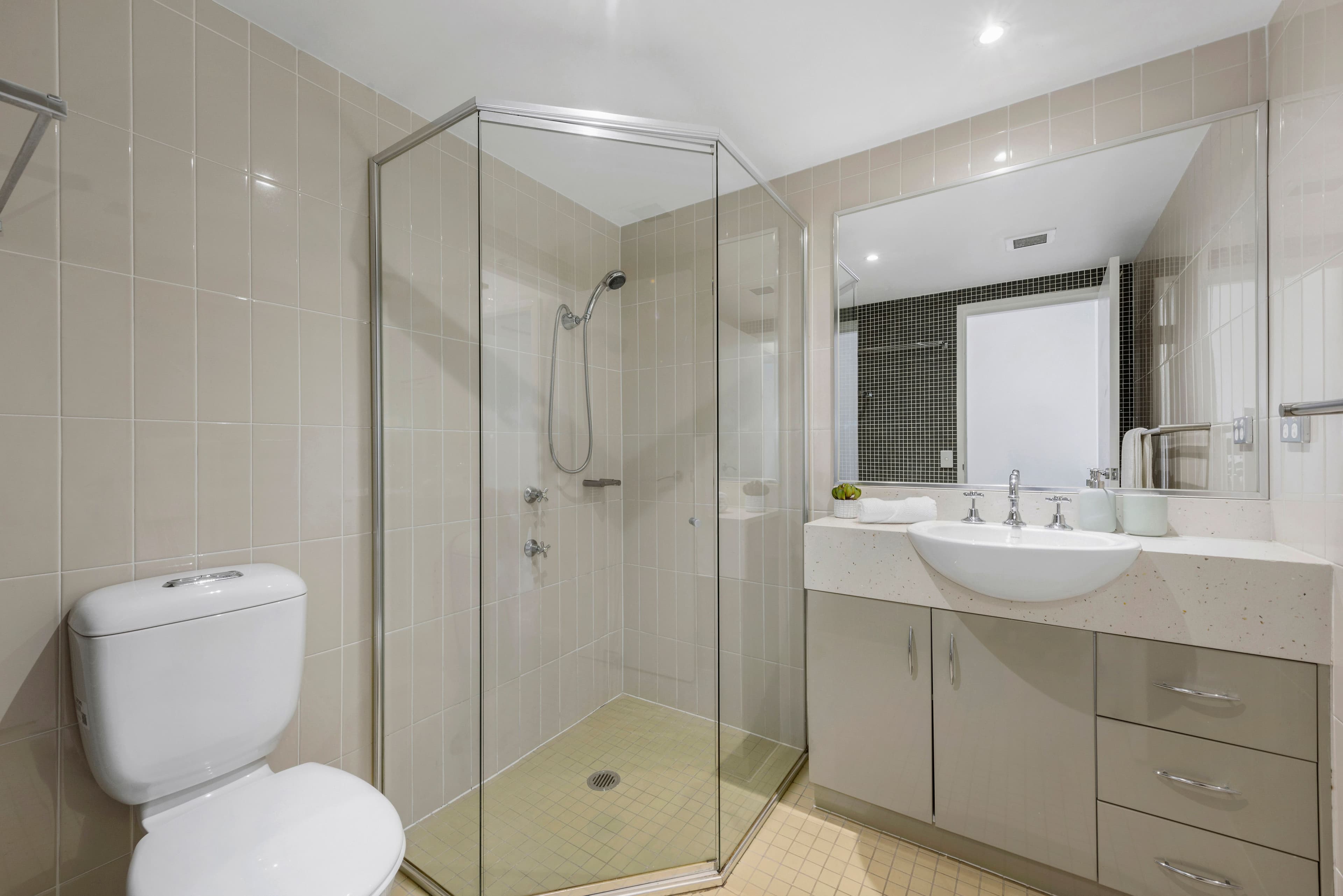 202 /24 Warayama Place - 'Balmain Shores' Complex, Rozelle NSW 2039, Rozelle - Thumbnail 5