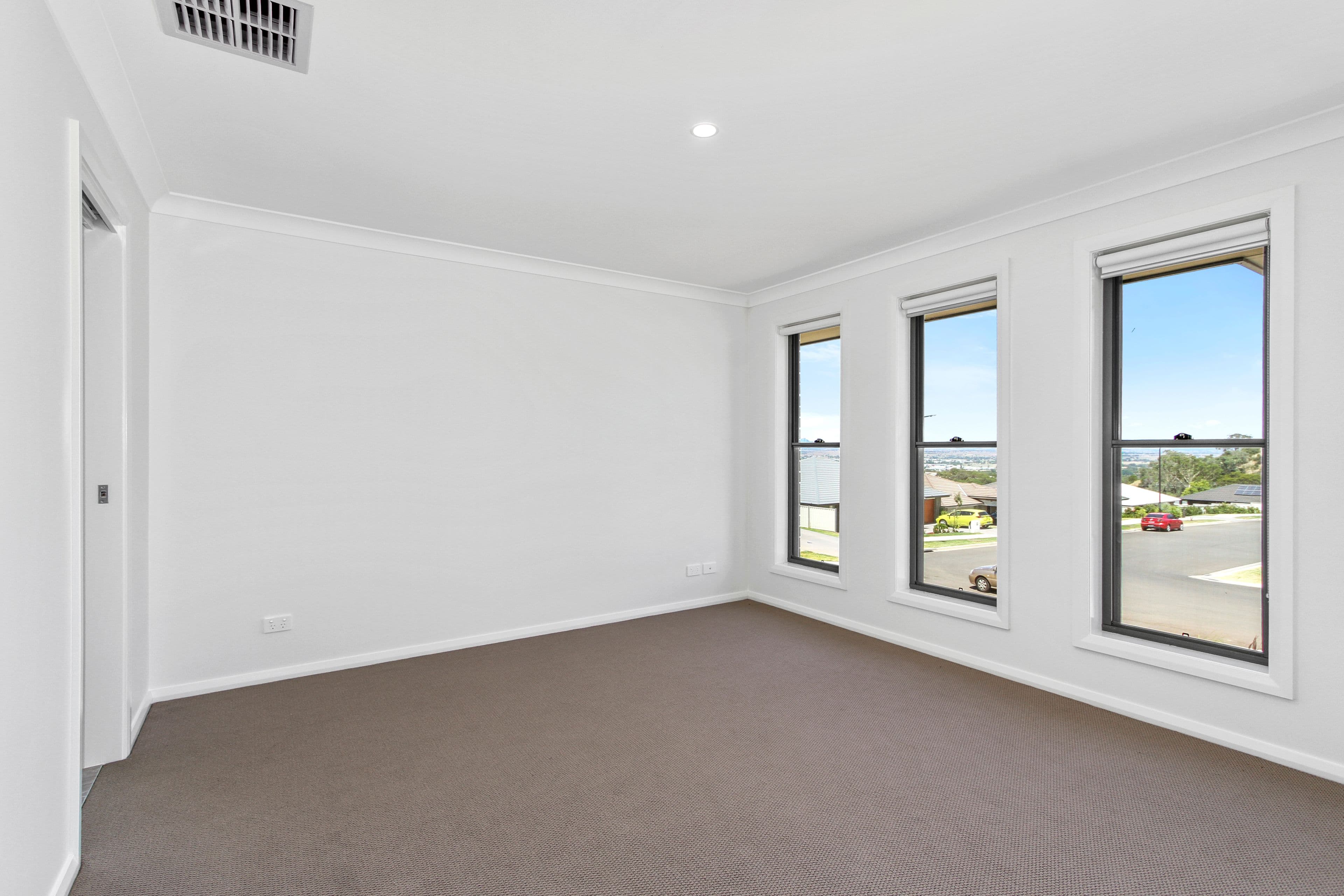 24 Scarborough Close, Tamworth NSW 2340, Tamworth - Thumbnail 2