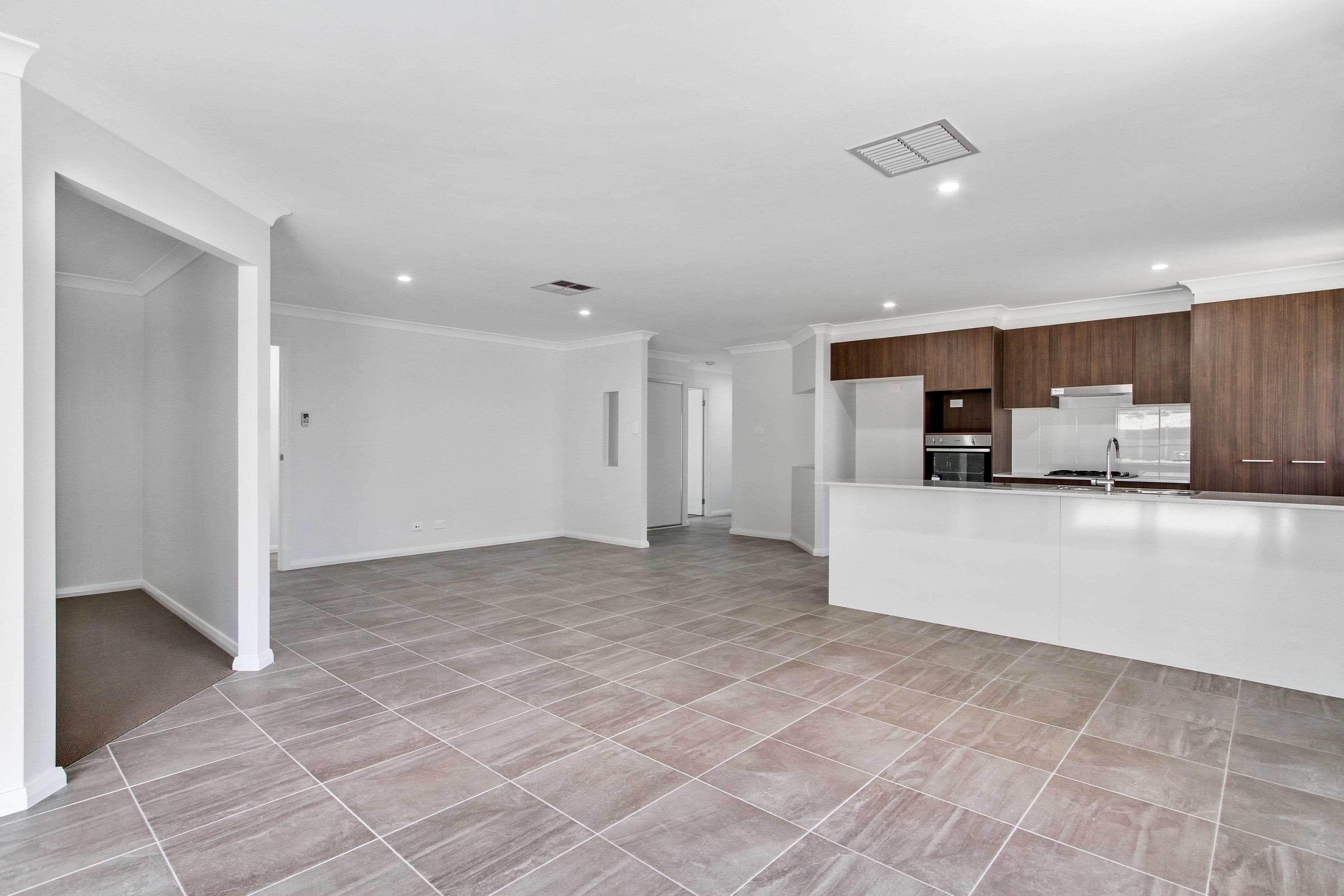 24 Scarborough Close, Tamworth NSW 2340, Tamworth - Thumbnail 3