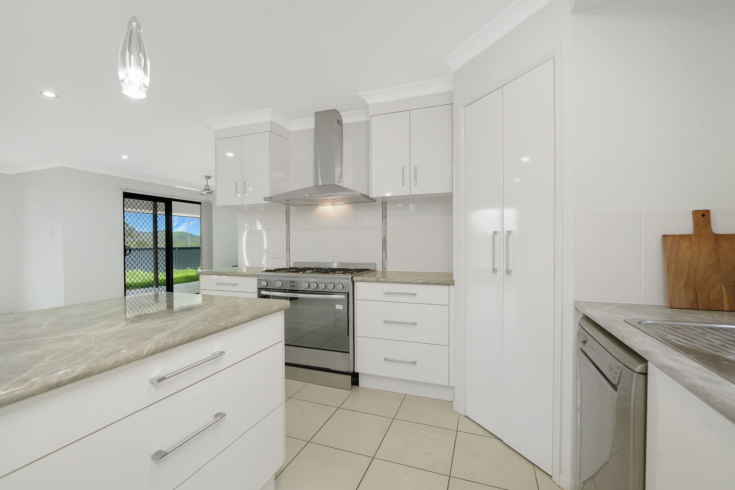 47 Dartmouth Close, Clinton QLD 4680, Clinton - Thumbnail 3