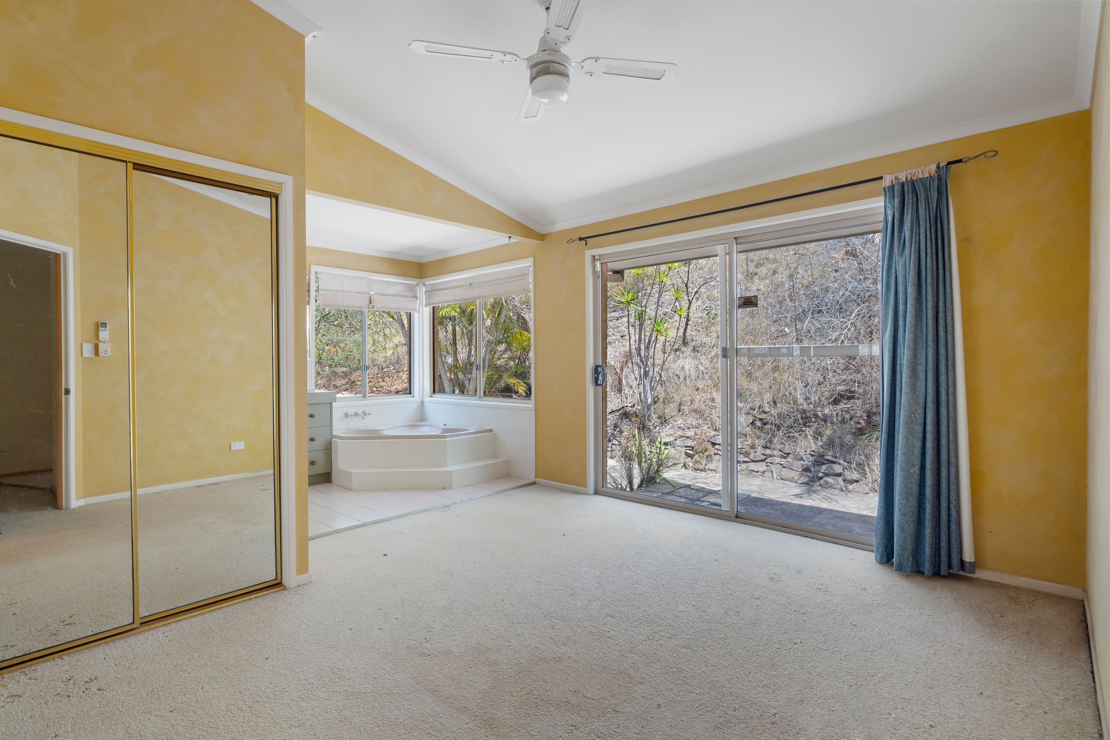 12 Rae Court, Mount Warren Park QLD 4207, Mount Warren Park - Thumbnail 8