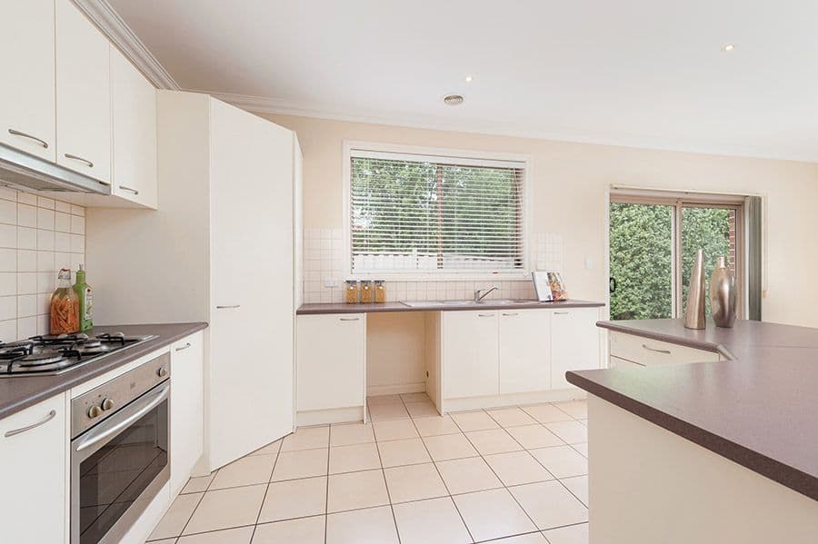 6 Berrima Close, Craigieburn VIC 3064, Craigieburn - Thumbnail 2