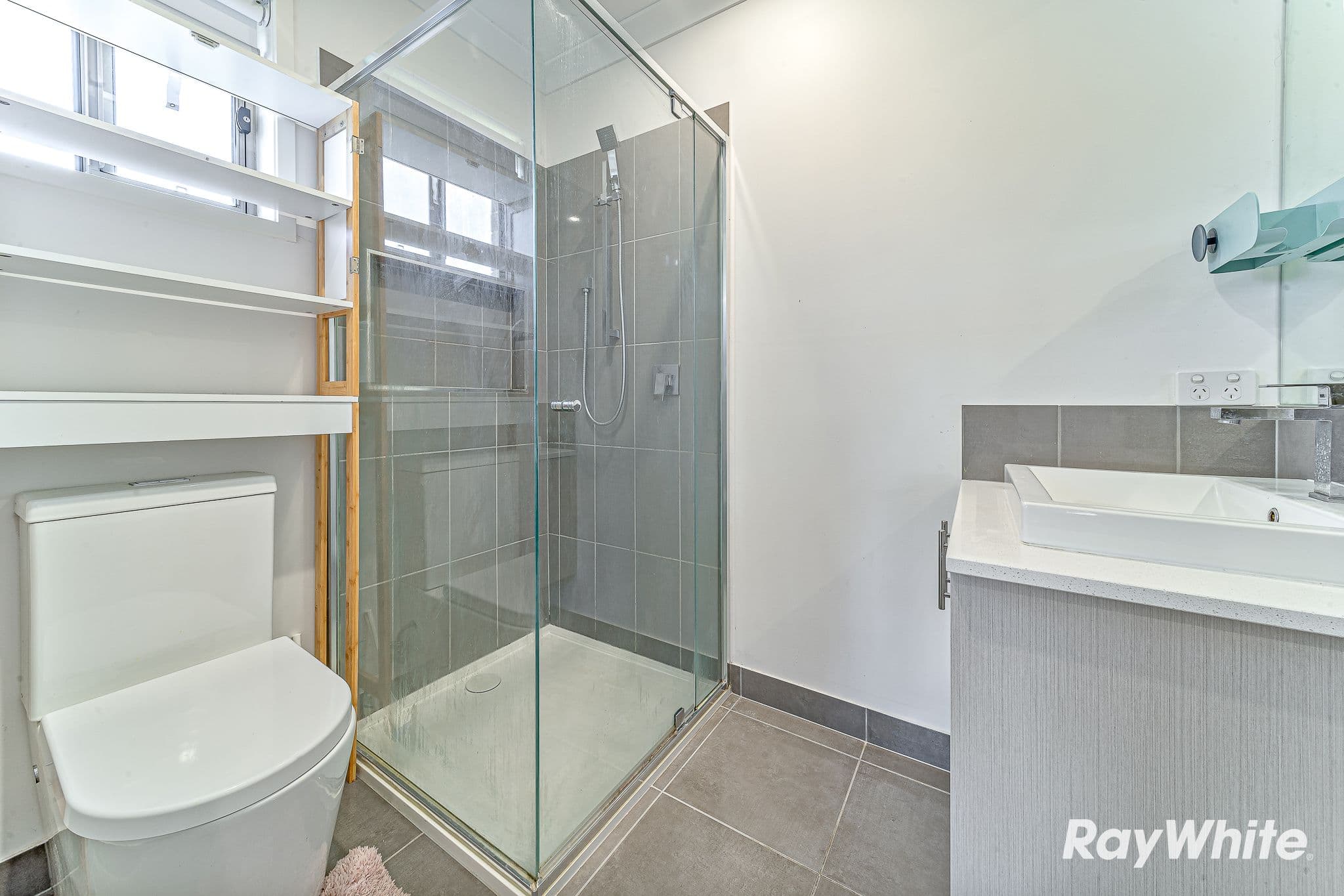 18 Clarcoll Crescent, Kangaroo Flat VIC 3555, Kangaroo Flat - Thumbnail 3