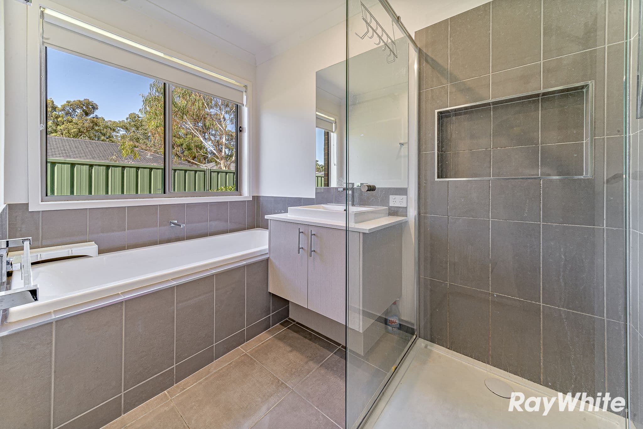 18 Clarcoll Crescent, Kangaroo Flat VIC 3555, Kangaroo Flat - Thumbnail 8
