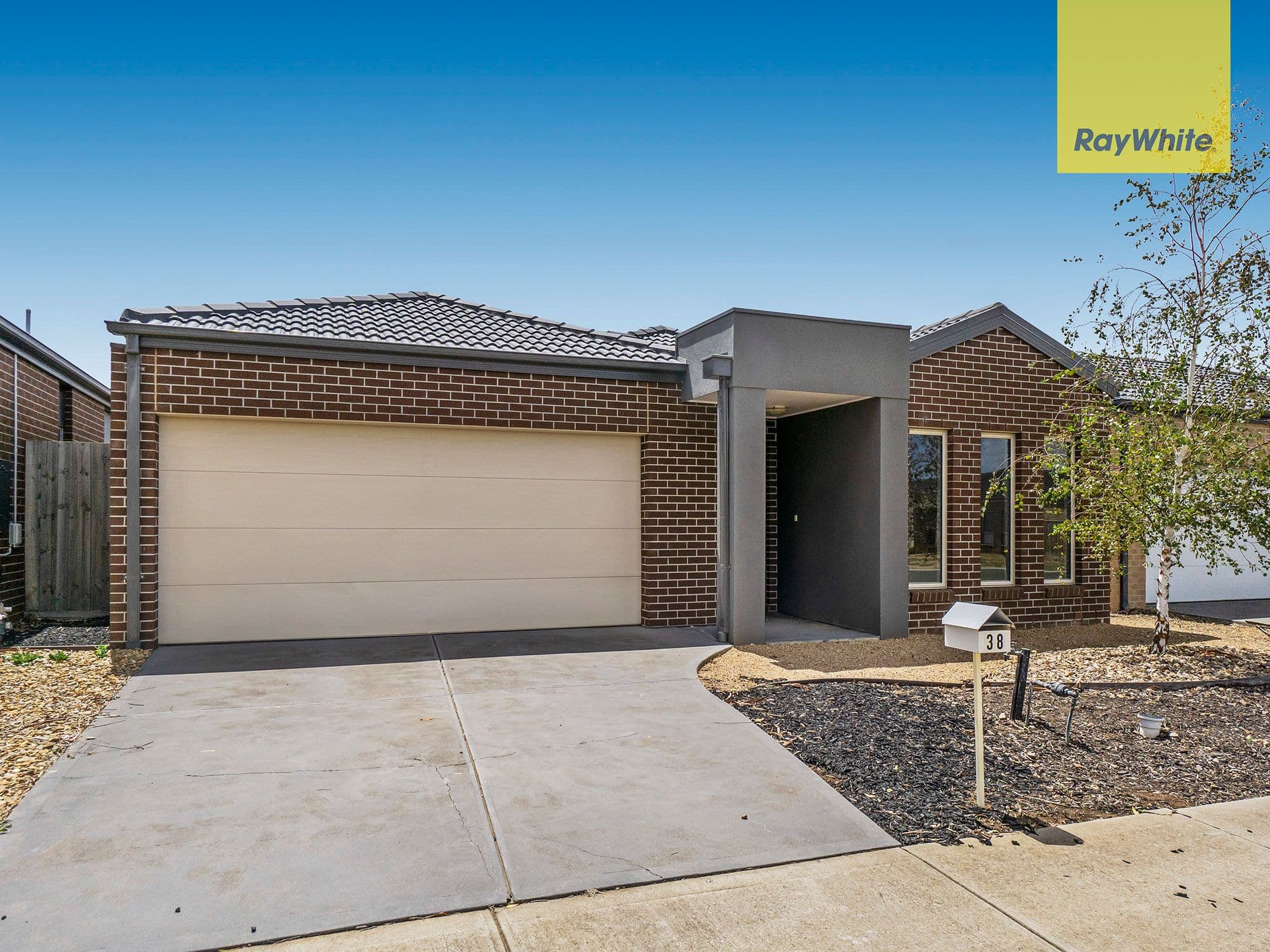 38 Barleygrass Crescent, Brookfield VIC 3338, Brookfield - Thumbnail 2