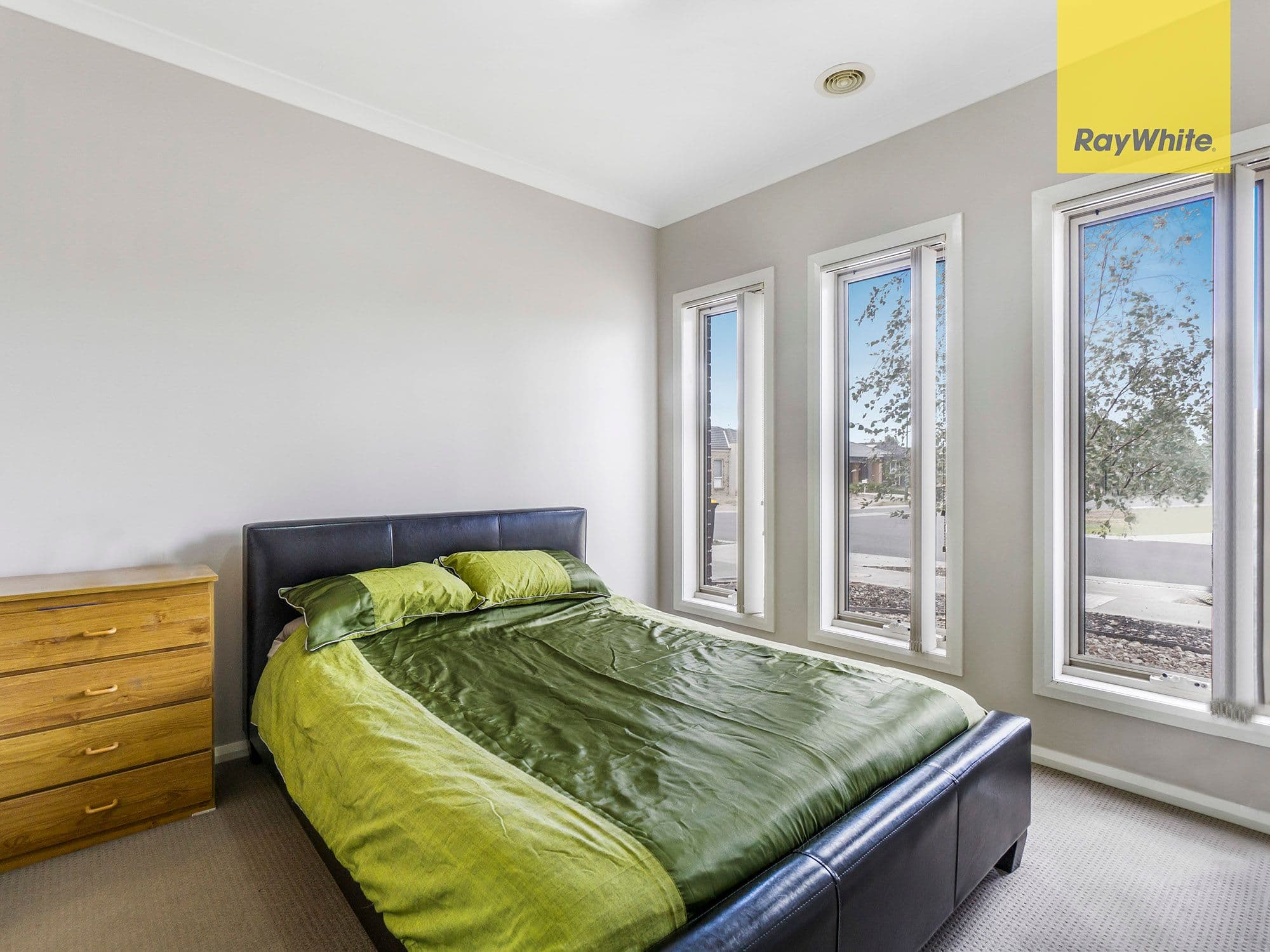 38 Barleygrass Crescent, Brookfield VIC 3338, Brookfield - Thumbnail 3