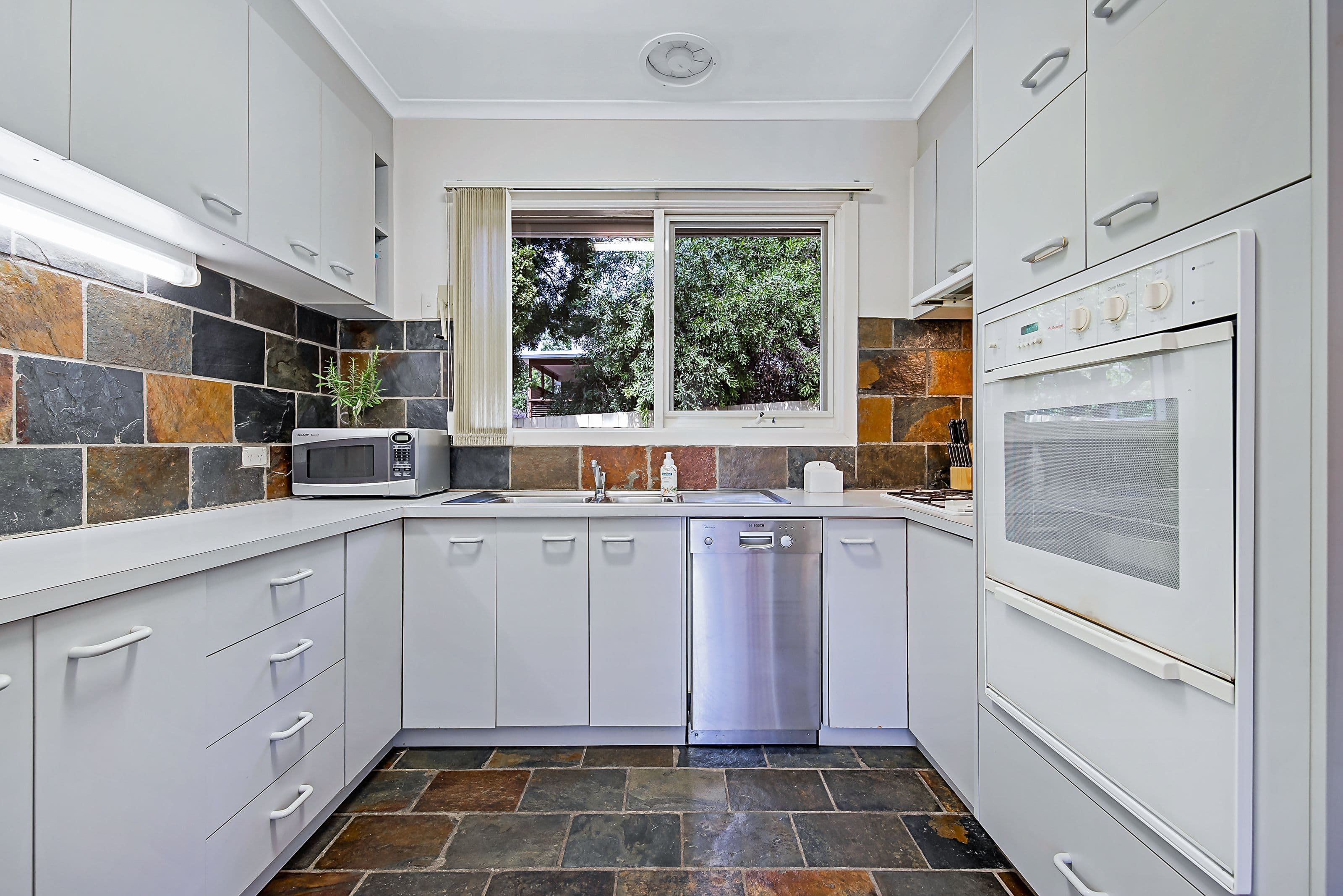 439 Waverley Road, Mount Waverley VIC 3149, Mount Waverley - Thumbnail 5