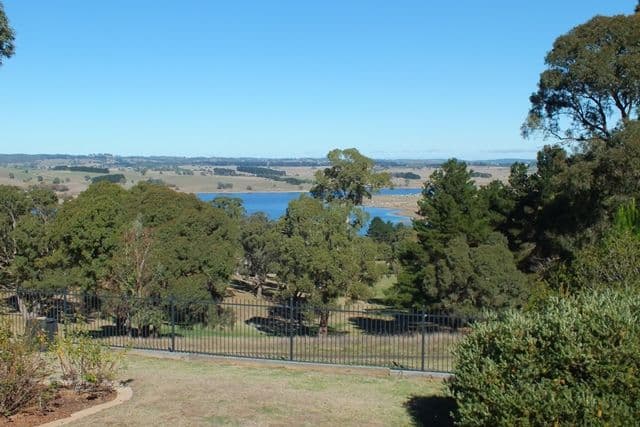 3 Links Close, Oberon - Image 1