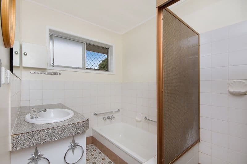 6 Bart Street, ROCHEDALE SOUTH QLD 4123, Rochedale South - Thumbnail 5