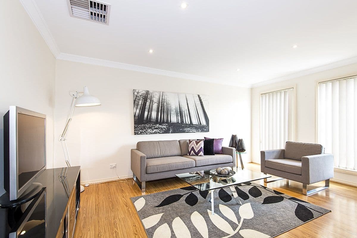 18 Rainer Road, South Morang VIC 3752, South Morang - Thumbnail 2