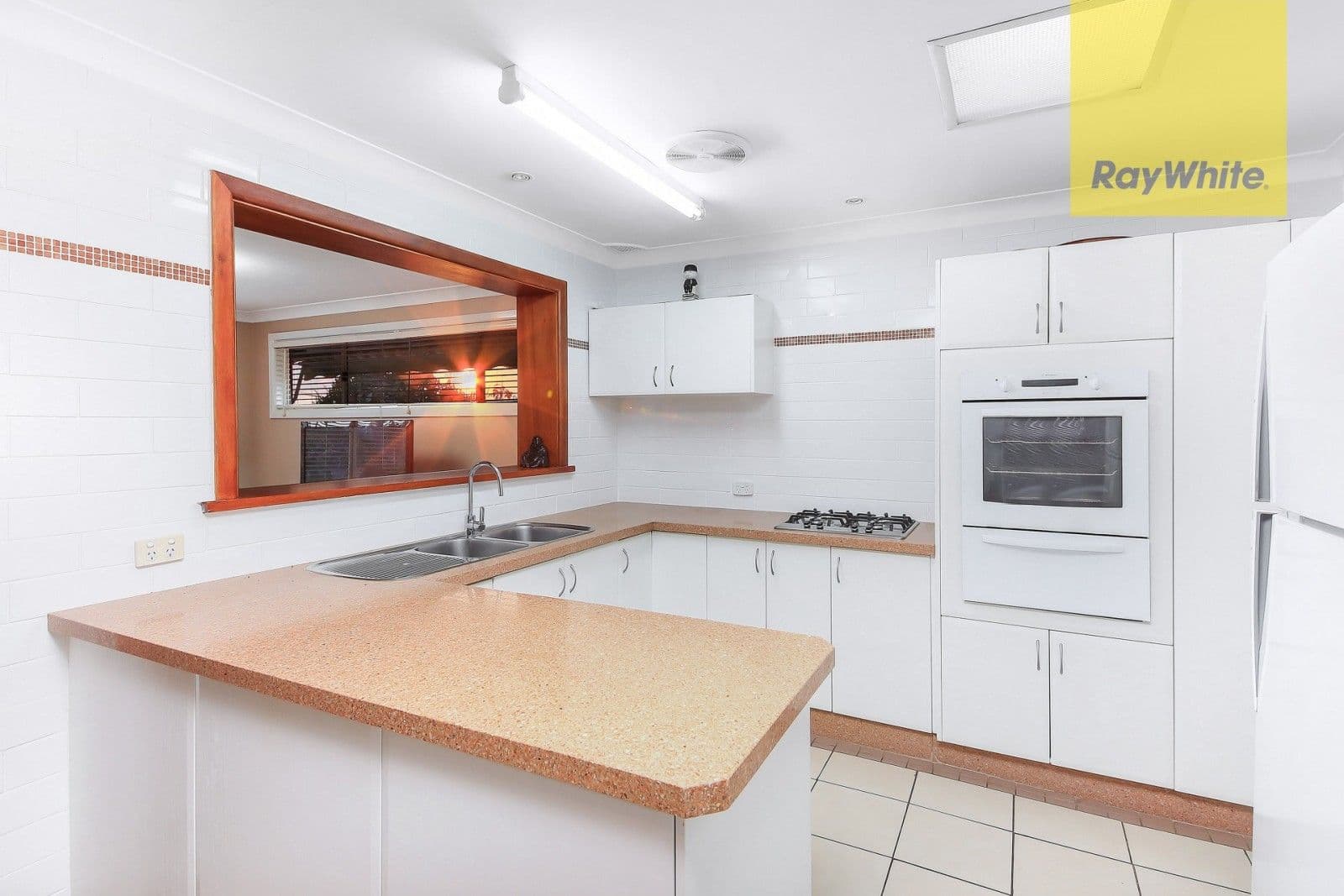 79 Rebecca Parade, Winston Hills - Thumbnail 3