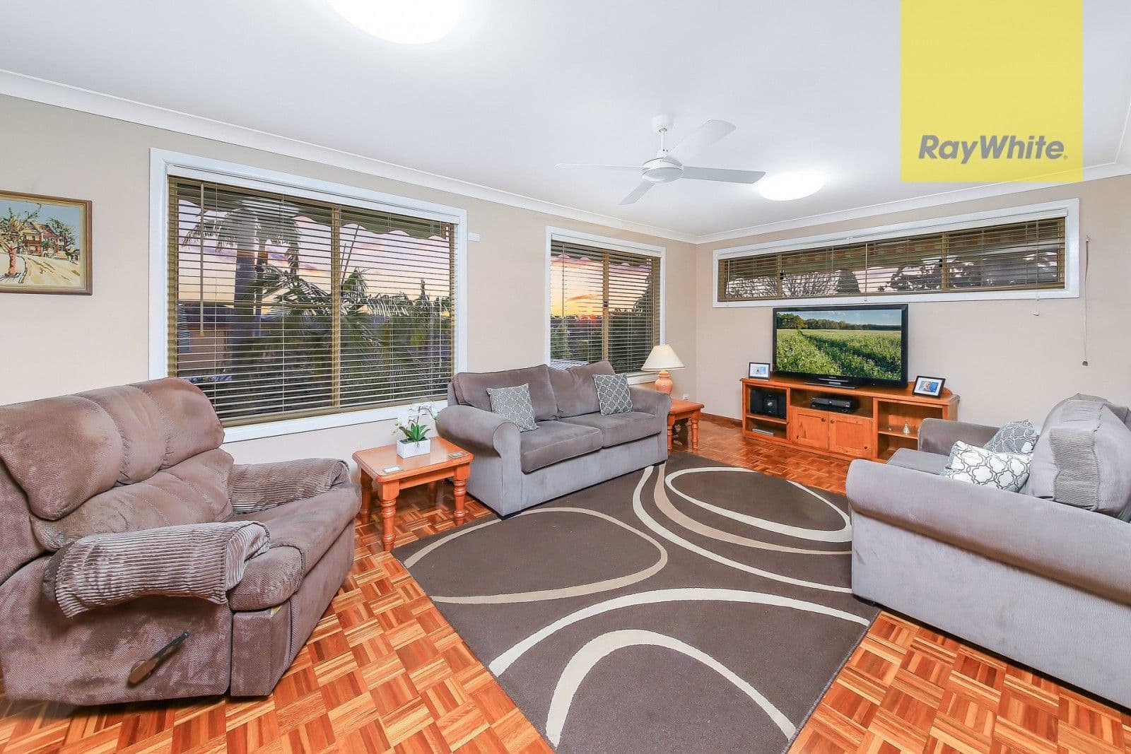 79 Rebecca Parade, Winston Hills - Thumbnail 5
