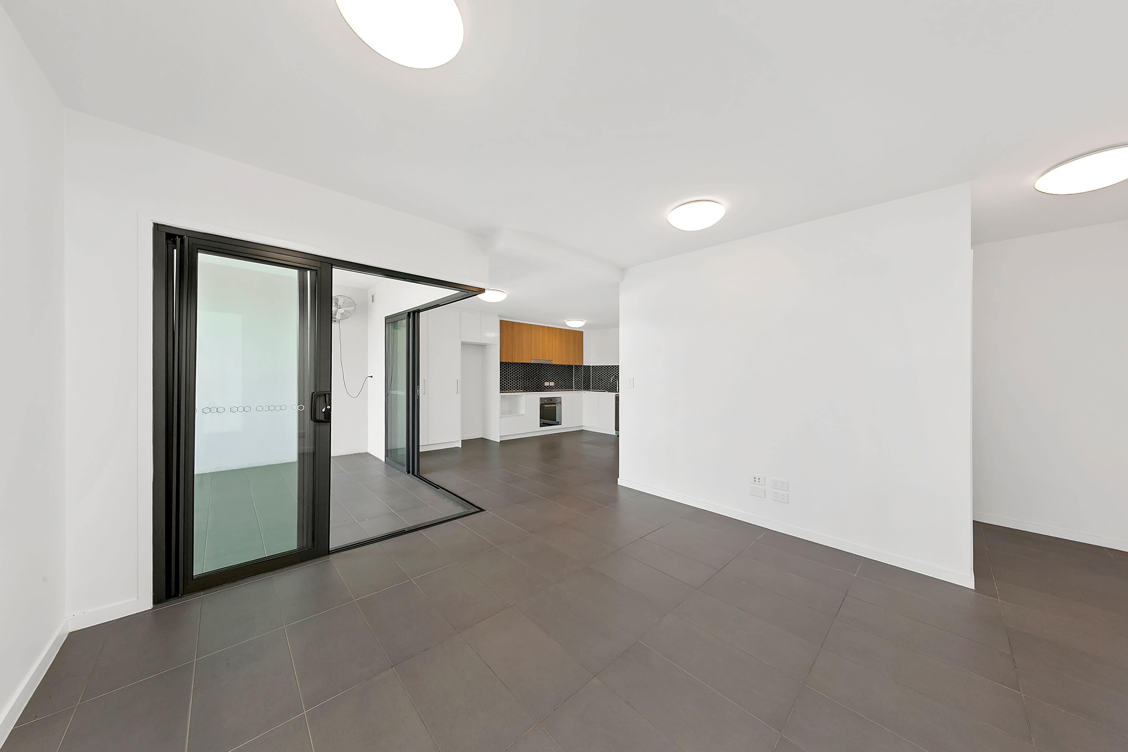 997 Wynnum Road, Cannon Hill QLD 4170, Cannon Hill - Thumbnail 2