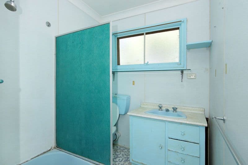 3 Mawson Drive, KILLARNEY VALE NSW 2261, Killarney Vale - Thumbnail 5