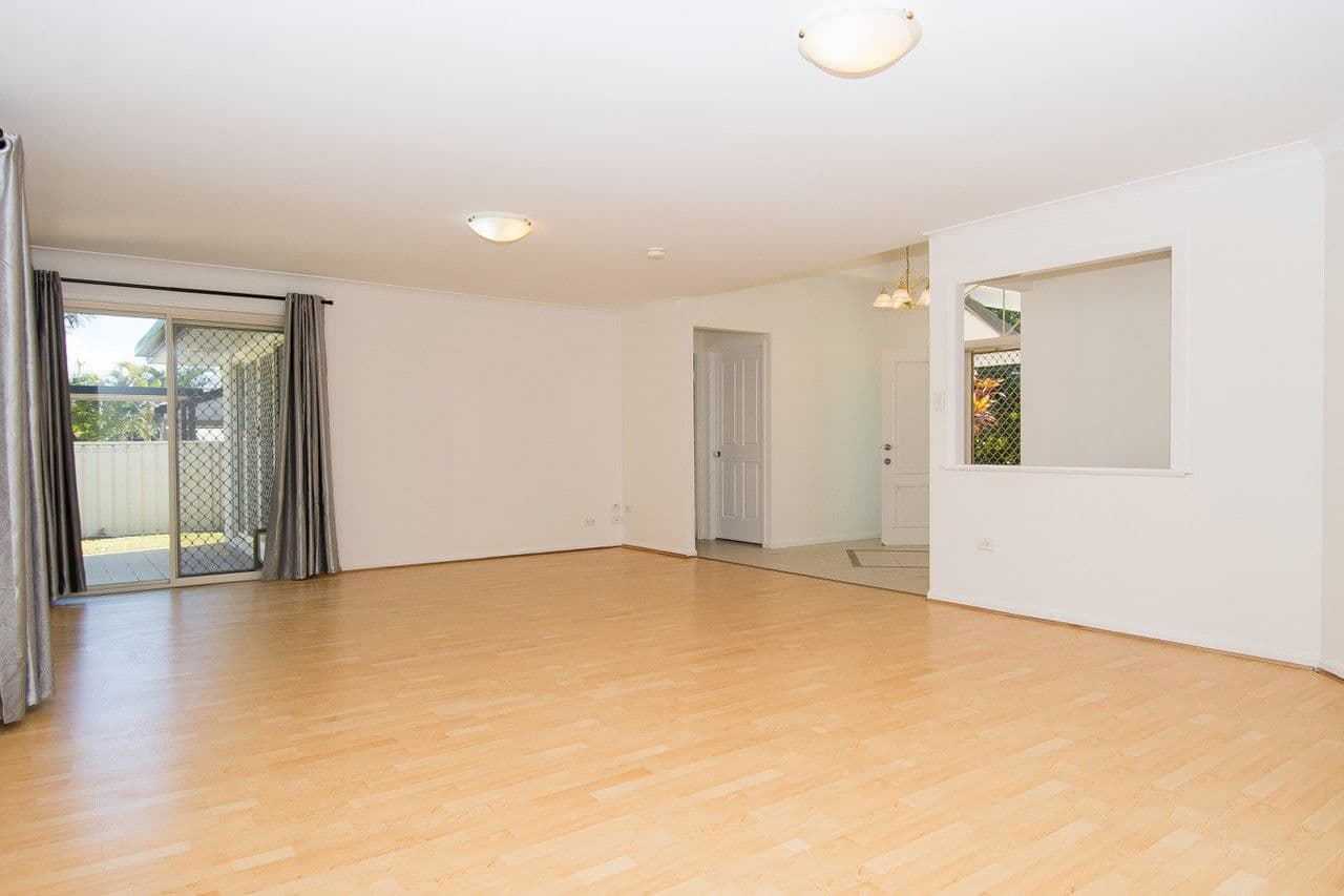 16 Tee Trees Boulevard, Arundel QLD 4214, Arundel - Thumbnail 4