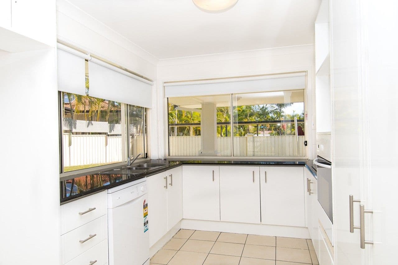 16 Tee Trees Boulevard, Arundel QLD 4214, Arundel - Thumbnail 5