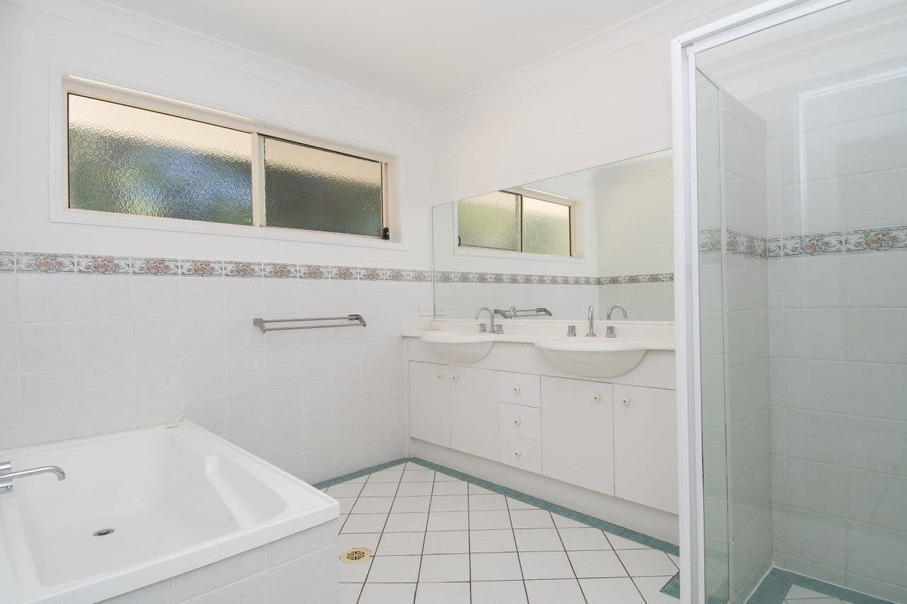 16 Tee Trees Boulevard, Arundel QLD 4214, Arundel - Thumbnail 8