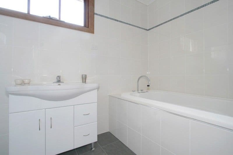 28 Cameron Avenue, OAKLEIGH SOUTH VIC 3167, Oakleigh South - Thumbnail 3