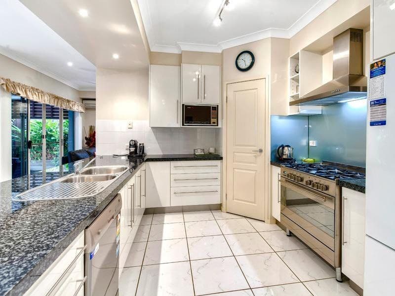 21 Palmetto Place, BRIDGEMAN DOWNS QLD 4035, Bridgeman Downs - Thumbnail 5