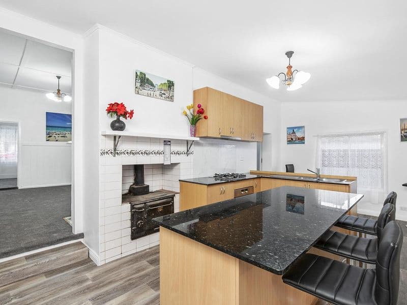 30 Rundell Street, Ararat VIC 3377, Ararat - Thumbnail 3