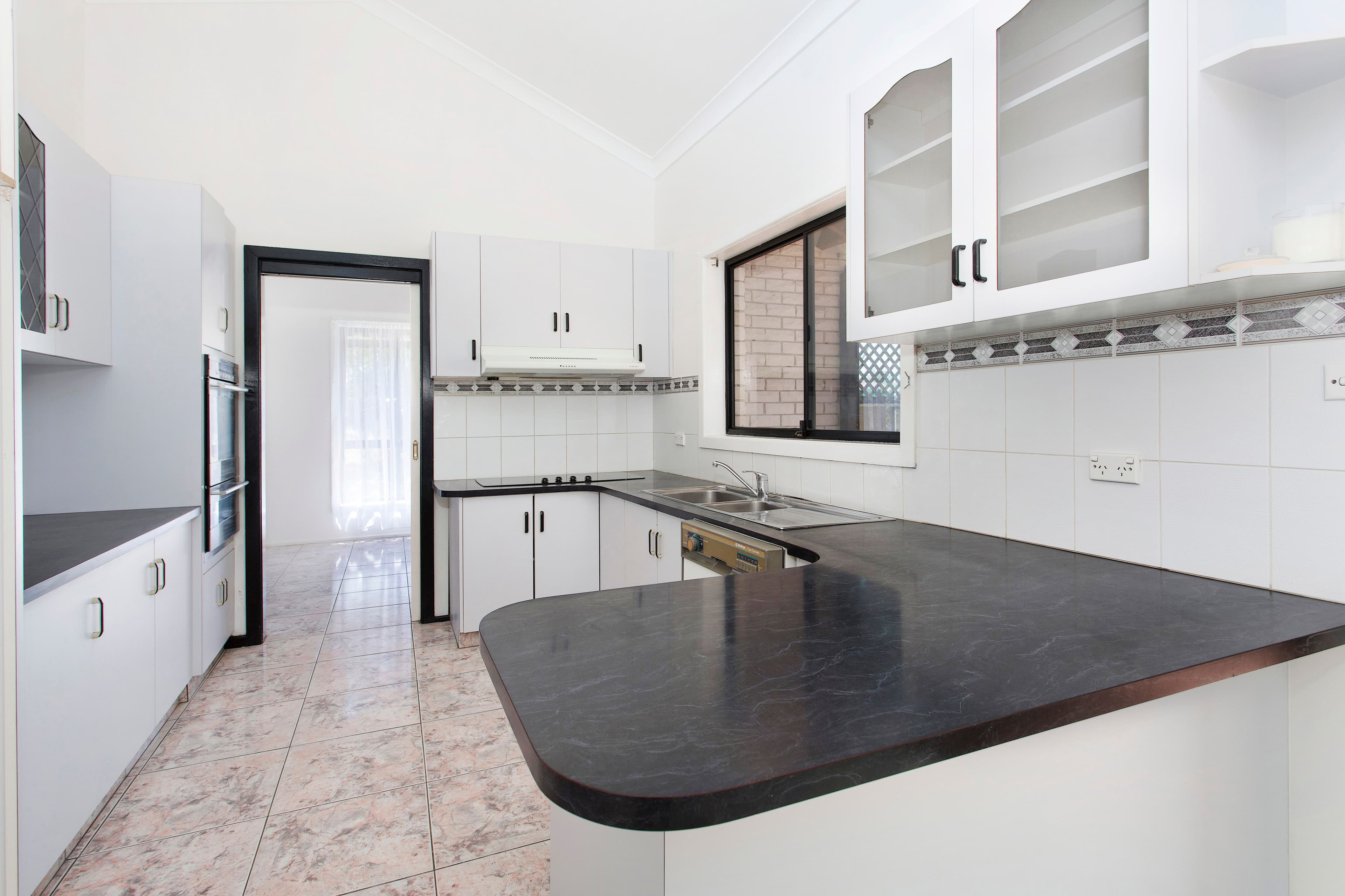 12 Hoskins Avenue, Warrawong - Thumbnail 3