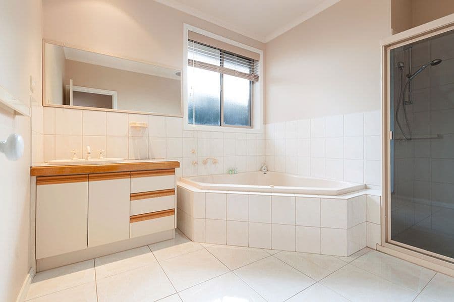 7 Edgecombe Way, Roxburgh Park VIC 3064, Roxburgh Park - Thumbnail 6