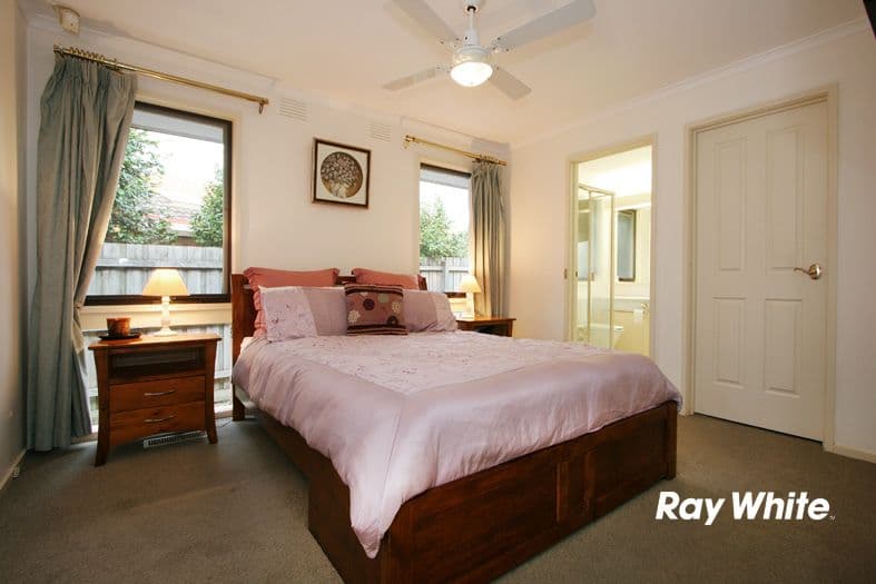 4 Keyes Court, WANTIRNA SOUTH VIC 3152, Wantirna South - Thumbnail 8