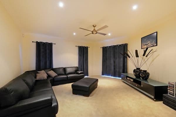 3 Xavier Place, OXENFORD QLD 4210, Oxenford - Thumbnail 2